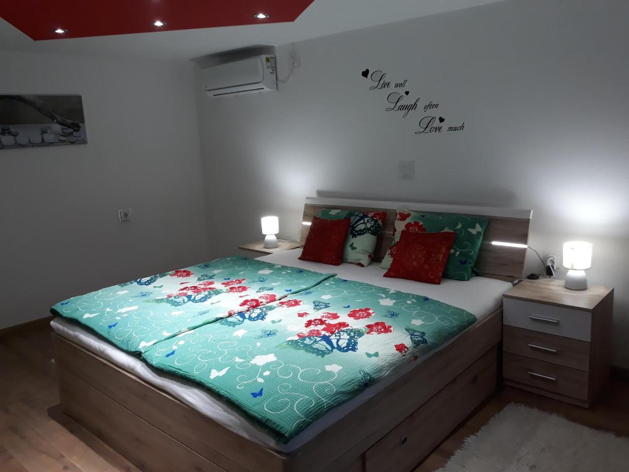 Apartmani Anna Sveti Martin Na Muri Extérieur photo